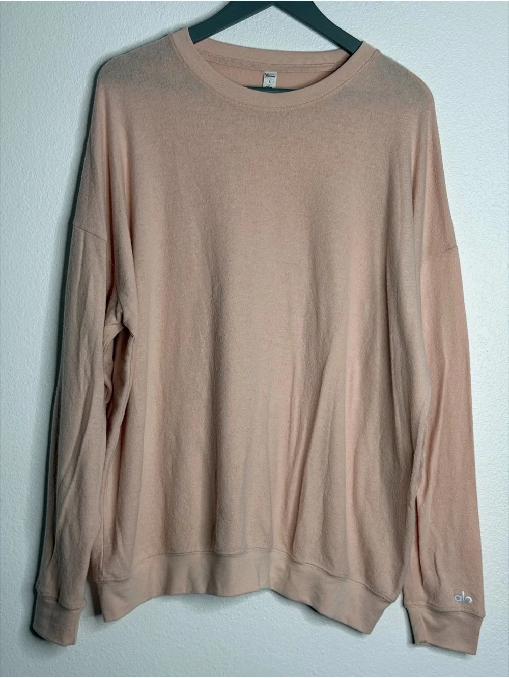 ALO Yoga Long Sleeve Crewneck Top - light pink peach size L